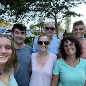 Meet your Posher, Hillary